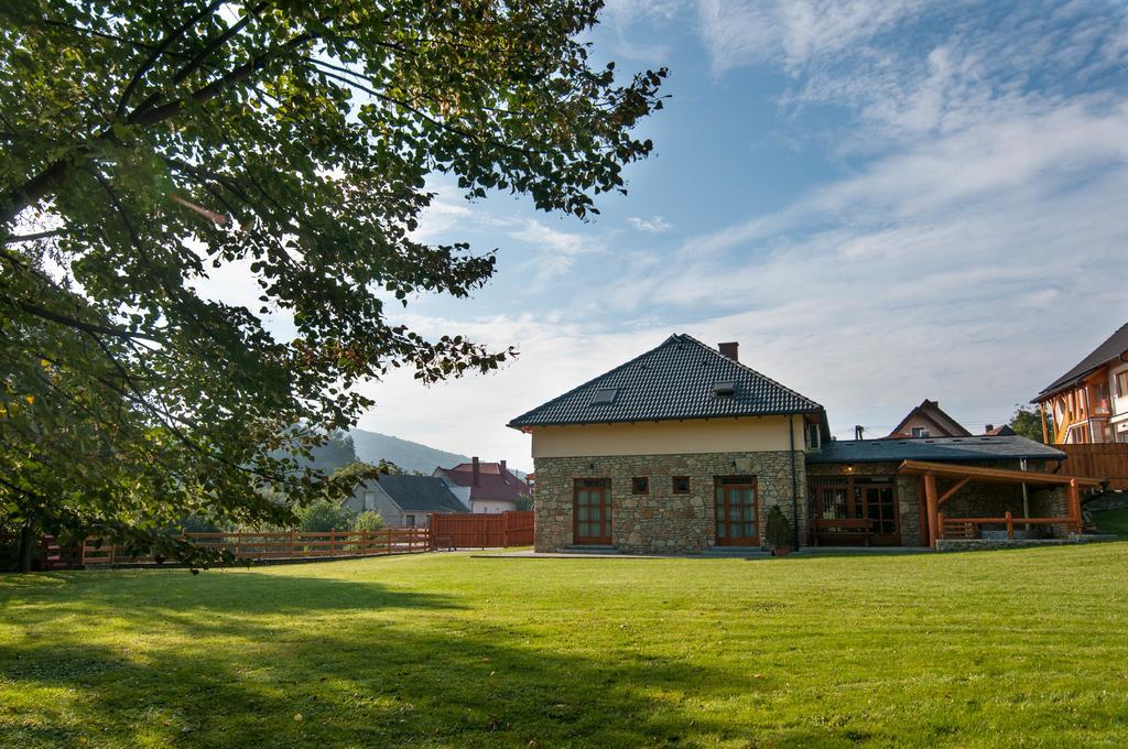 Kakukk Vendeglo Panzio Bed & Breakfast Bánd Eksteriør bilde