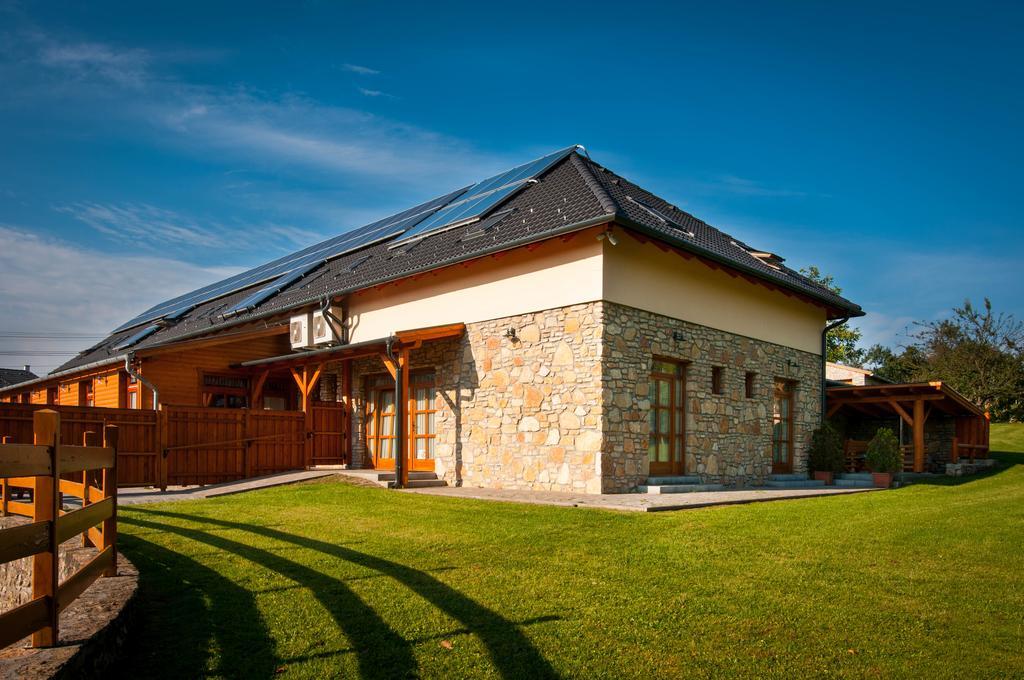 Kakukk Vendeglo Panzio Bed & Breakfast Bánd Eksteriør bilde